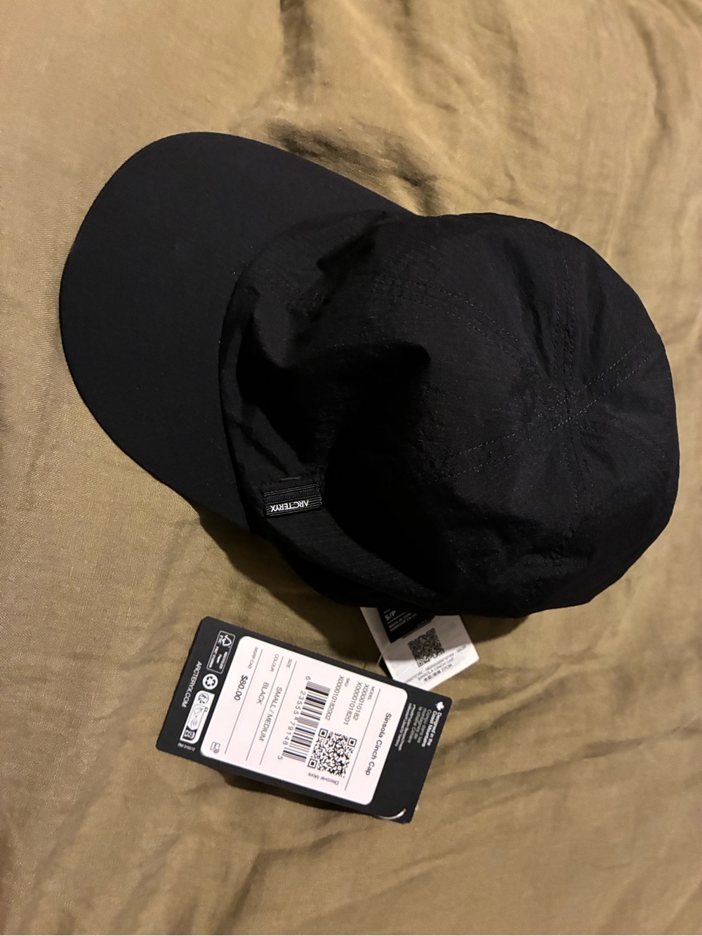 Arc’teryx Black Cap with Subtle Logo - Men's Casual Headwear